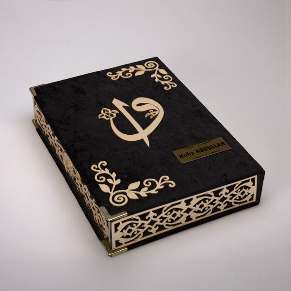 Salah Beads + Quran Gift Set (Medium Size, Black, Gold Plexy)