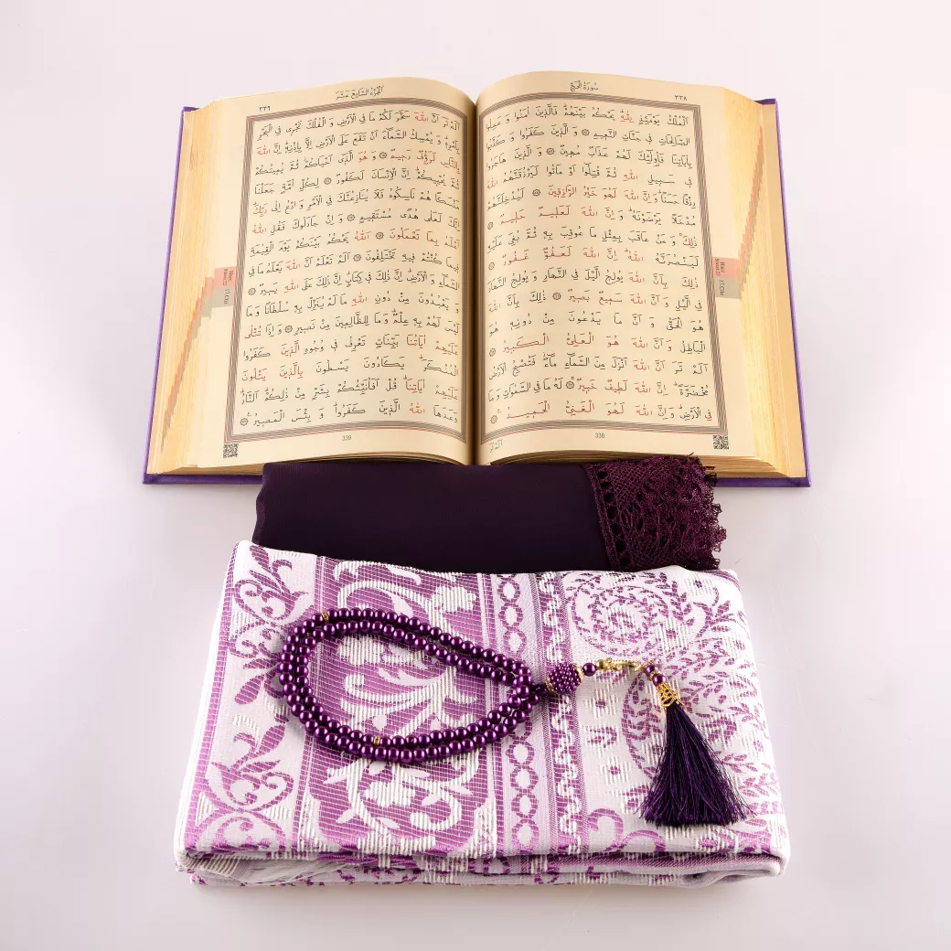 Shawl + Prayer Mat + Salah Beads + Quran Gift Set (Bag Size, Green) - Thumbnail