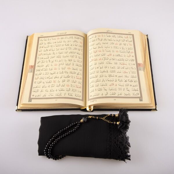 Shawl + Salah Beads + Quran Gift Set (Bag Size, Velvet, Black)