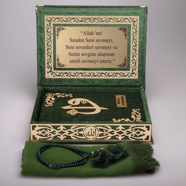 Shawl + Salah Beads + Quran Gift Set (Medium Size, Green, Gold Plexy)